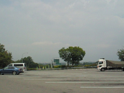 境川パーキングエリアの駐車場